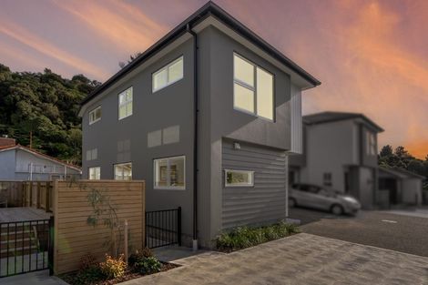 Photo of property in 20c Korau Grove, Stokes Valley, Lower Hutt, 5019