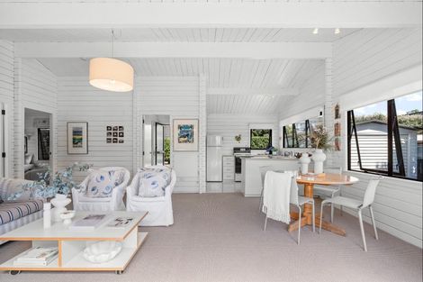 Photo of property in 15 St Anne Place, Omaha, 0986