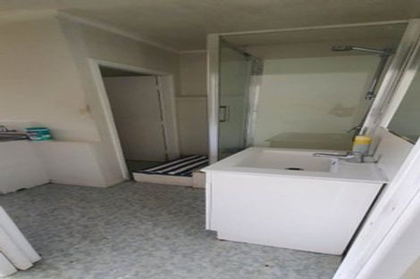 Photo of property in 149 Reeves Road, Pakuranga Heights, Auckland, 2010