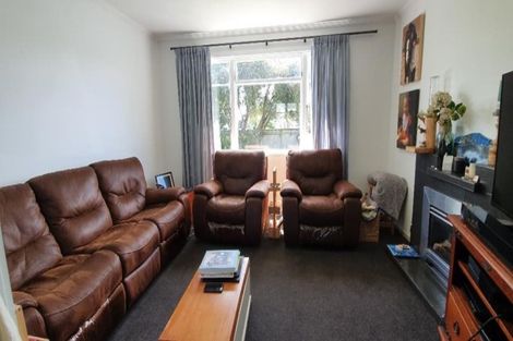 Photo of property in 19 Selwyn Crescent, College Estate, Whanganui, 4500
