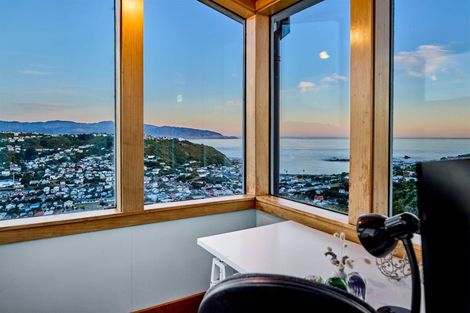 Photo of property in 23 Dargle Way, Island Bay, Wellington, 6023