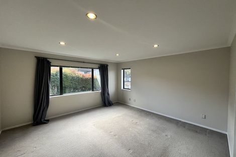 Photo of property in 34 Namsan Close, Fairview Heights, Auckland, 0632
