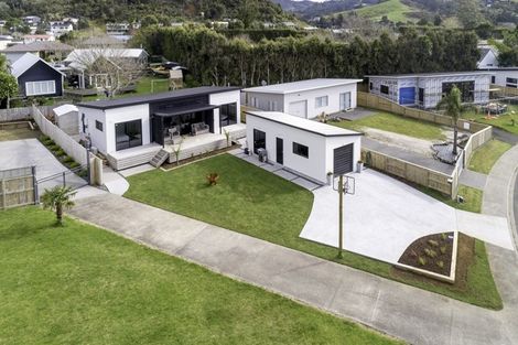 Photo of property in 30 Tairua Palms Place, Tairua, 3508