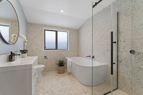 Photo of property in 18 Karearea Avenue, Waikanae, 5036