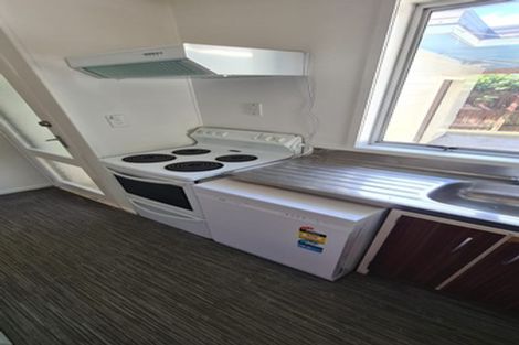 Photo of property in 28 Glynnbrooke Street, Te Atatu South, Auckland, 0610