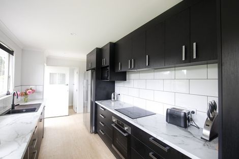 Photo of property in 24 Warwick Crescent, Taradale, Napier, 4112