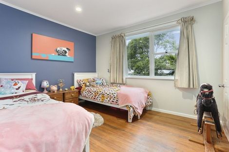 Photo of property in 512 West Coast Road, Oratia, Auckland, 0604
