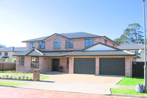 Photo of property in 30 South Kensington Way, Henderson, Auckland, 0612