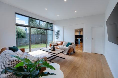 Photo of property in 8a Maple Court, Arthurs Point, Queenstown, 9371