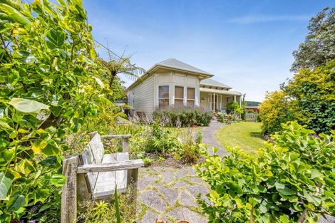 Photo of property in 207 Egmont Street, Patea, 4520