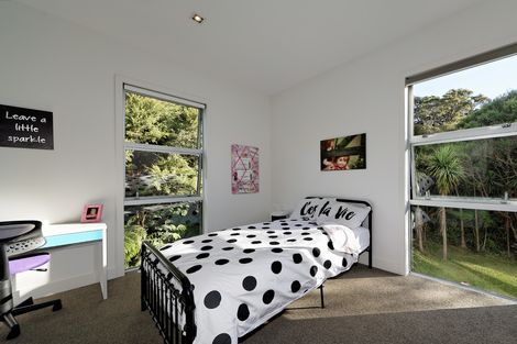 Photo of property in 27 Cochran Road, Oratia, Auckland, 0604