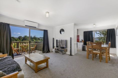 Photo of property in 2/7 Kopu Place, Clendon Park, Auckland, 2103