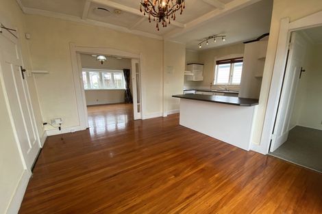 Photo of property in 16 Jasper Avenue, Mount Roskill, Auckland, 1041