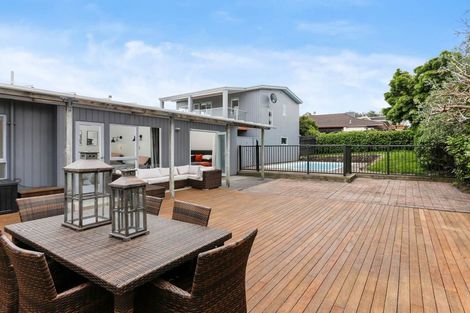 Photo of property in 63 Seaview Road, Castor Bay, Auckland, 0620