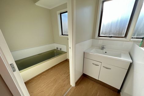 Photo of property in 2 West Harbour Drive, West Harbour, Auckland, 0618