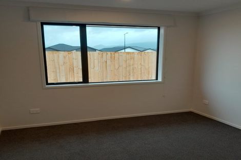 Photo of property in 112 Kaurinui Crescent, One Tree Point, 0118