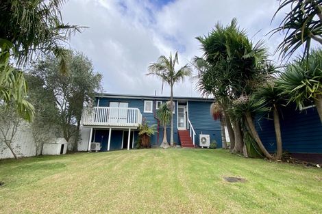 Photo of property in 12 Utting Street, Birkdale, Auckland, 0626