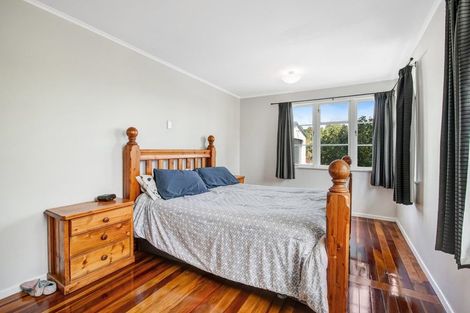 Photo of property in 22 Makiri Street, Helensville, 0800