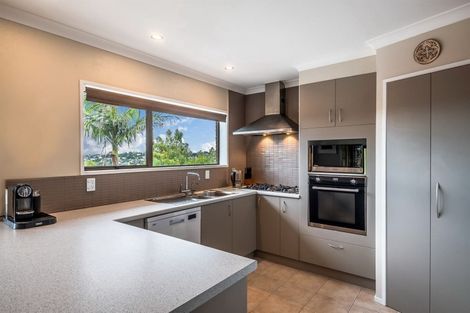 Photo of property in 99 John Downs Drive, Browns Bay, Auckland, 0630