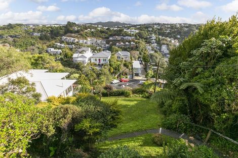 Photo of property in 27 Mornington Road, Brooklyn, Wellington, 6021