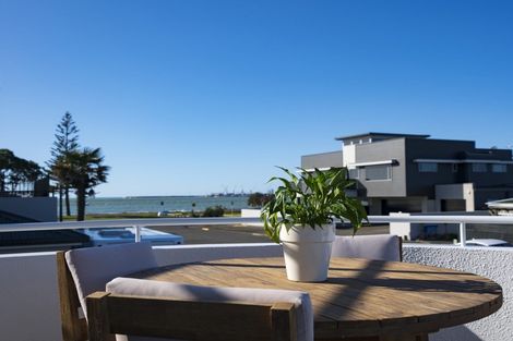 Photo of property in 5 Gardiner Street, Westshore, Napier, 4110