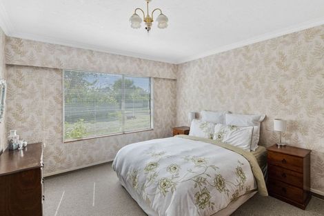 Photo of property in 25 Rauparaha Street, Waikanae Beach, Waikanae, 5036