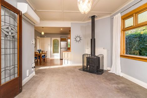 Photo of property in 27 Marine Parade, Macandrew Bay, Dunedin, 9014