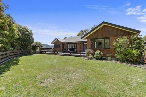 Photo of property in 6 Sylvan Way, Silverstream, Upper Hutt, 5019