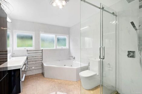 Photo of property in 421 East Coast Road, Mairangi Bay, Auckland, 0630