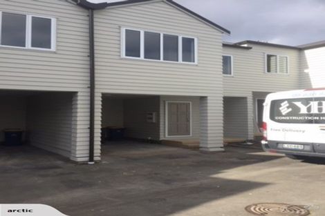 Photo of property in 5/30 John Jennings Drive, Oteha, Auckland, 0632