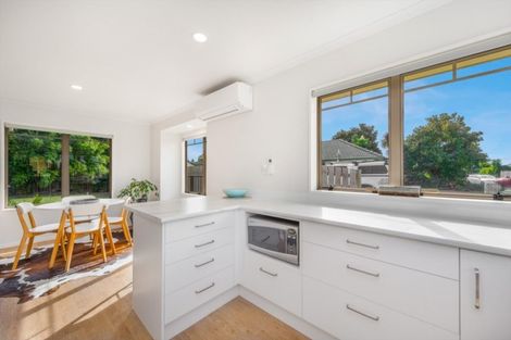 Photo of property in 18 Mews Place, Forest Lake, Hamilton, 3200