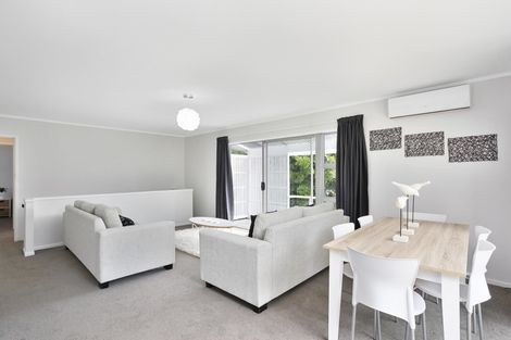Photo of property in 1/1 Armstrong Place, New Lynn, Auckland, 0600