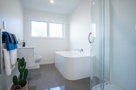 Photo of property in 13 Sutherland Crescent, Melrose, Wellington, 6023