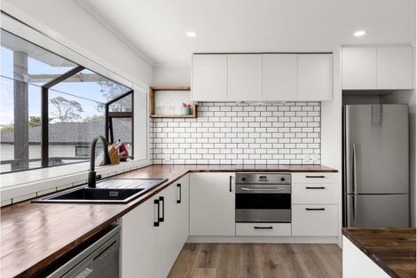 Photo of property in 3a Wattle Road, Sunnyvale, Auckland, 0612