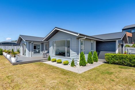 Photo of property in 5 Margaret Shields Avenue, Aotea, Porirua, 5024