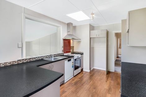 Photo of property in 118 Brandon Street, Featherston, 5710