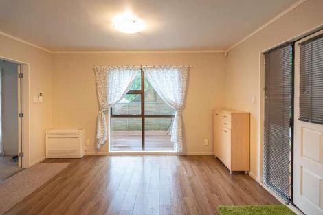 Photo of property in 10 Tio Tio Road, Miramar, Wellington, 6022