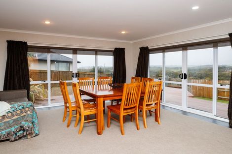 Photo of property in 20 Johnstone Drive, Fitzherbert, Palmerston North, 4410