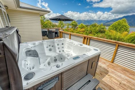 Photo of property in 42 Koe Street, Moana, 7872