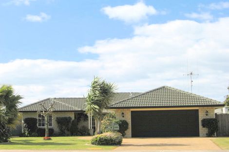 Photo of property in 32 Montego Drive, Papamoa Beach, Papamoa, 3118