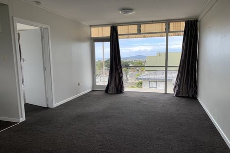 Photo of property in 9/219 Onewa Road, Birkenhead, Auckland, 0626