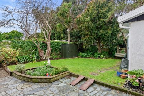 Photo of property in 35 Pehi Kupa Street, Waikanae, 5036