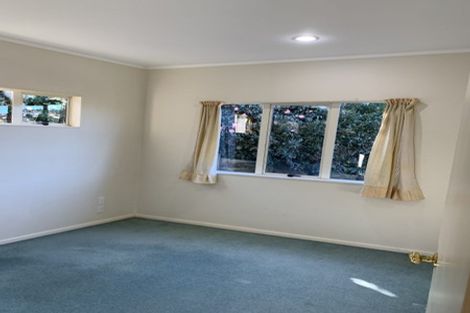Photo of property in 12 Piper Place, Goodwood Heights, Auckland, 2105