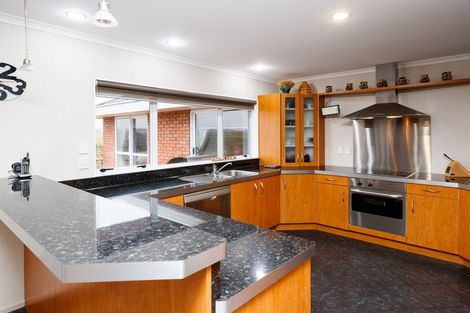 Photo of property in 20 Johnstone Drive, Fitzherbert, Palmerston North, 4410