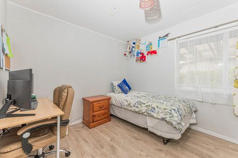 Photo of property in 140 Colwill Road, Massey, Auckland, 0614