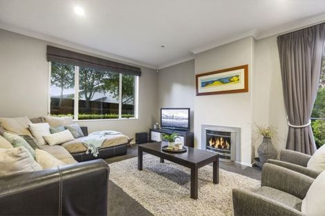 Photo of property in 240 Schnapper Rock Road, Schnapper Rock, Auckland, 0632