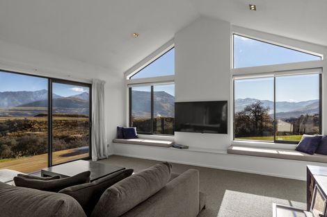 Photo of property in 7 Rabbiters Drive, Jacks Point, Queenstown, 9371