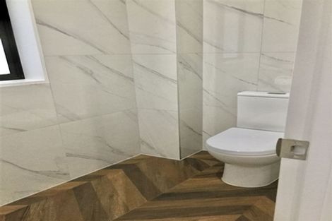 Photo of property in 4223a Great North Road, Glendene, Auckland, 0602