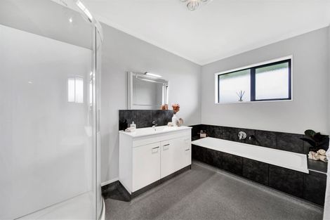 Photo of property in 121 Mercade Close, Stratford, 4332