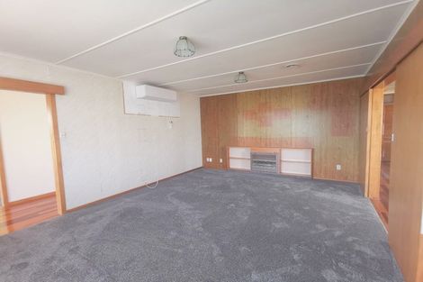 Photo of property in 11 Robert Burke Place, Henderson, Auckland, 0612
